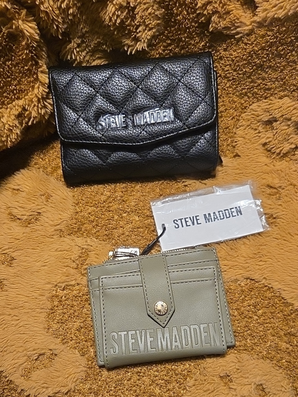 Steve Madden Black Quilted Wallet with Olive Green Card Holder